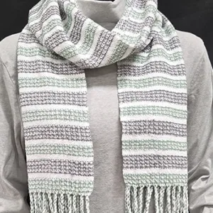 Evergreen Scarf on Lunadette